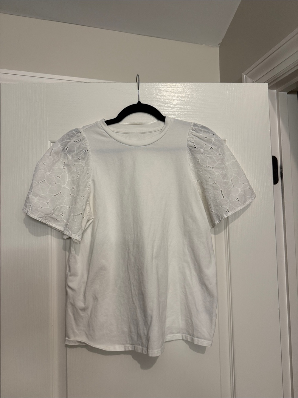 a new day White Puff Eyelet Sleeve Tee